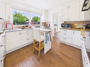 KITCHEN/BREAKFAST ROOM- click for photo gallery